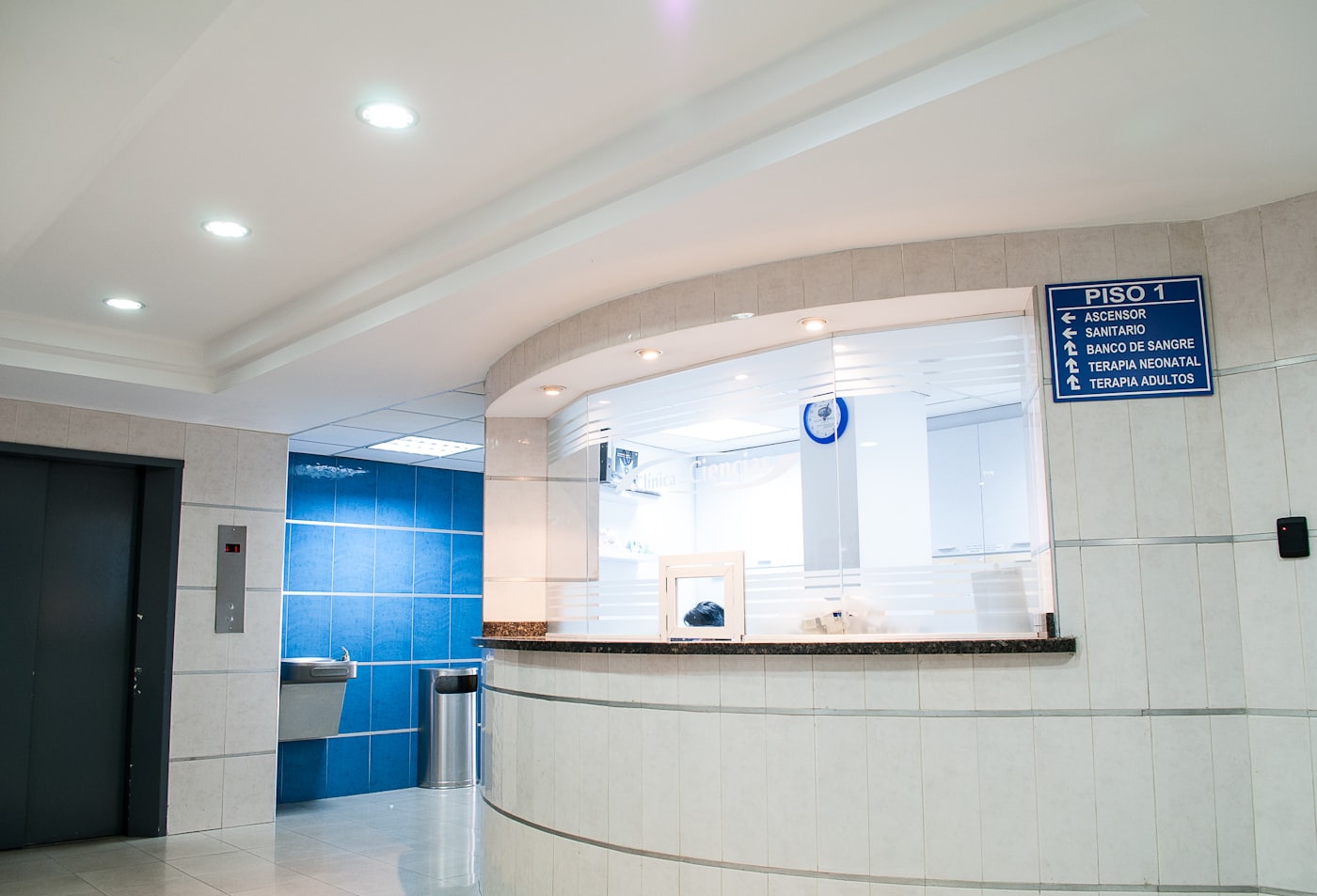 Comfortable waiting area at Dental Dew dental clinic in Rohini