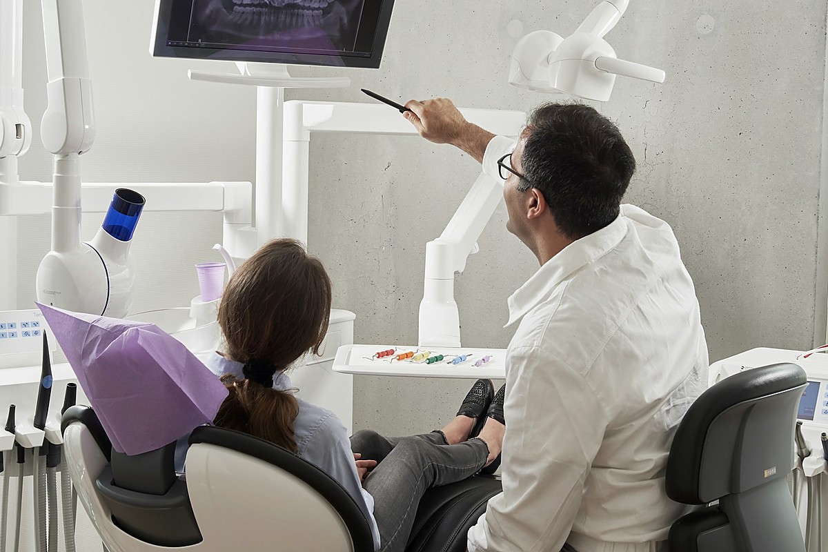 General dentistry check-up and preventive care at Dental Dew Clinic in Rohini, Delhi