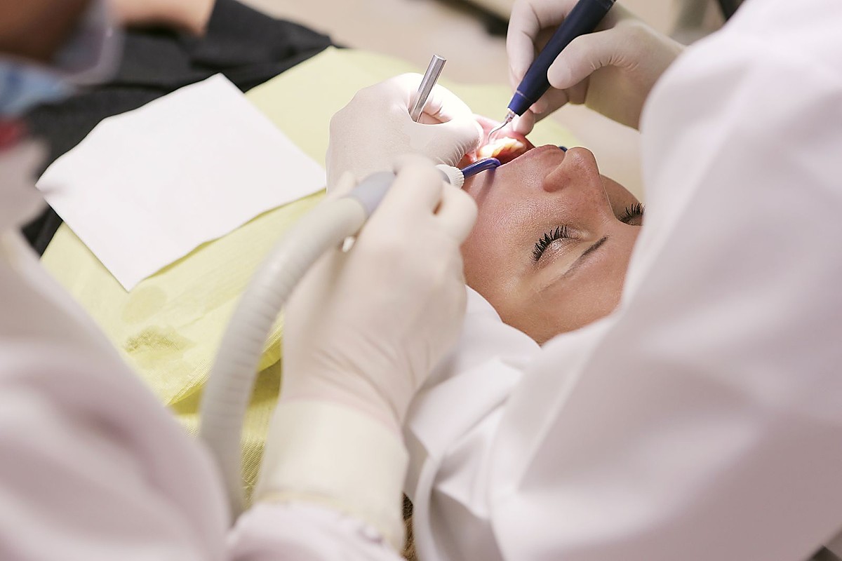 Gum disease treatment and periodontal care at Dental Dew Rohini